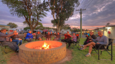 Emerald Tourist Park Happy Hour Campfire